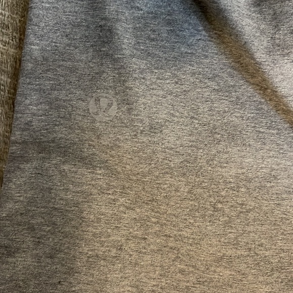VGUC Vintage and VERY RARE Lululemon grey knee length shorts - Picture 6 of 6
